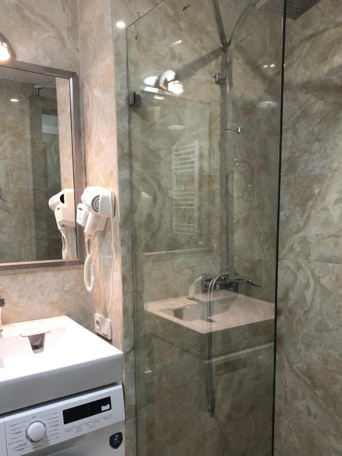 3-room Nft New 404 *
